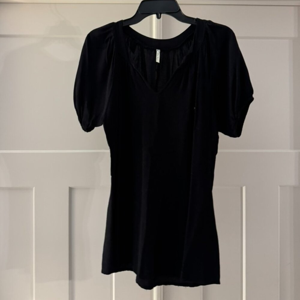 Blue Impus Black Puff Sleeve Top (Chico Size S)